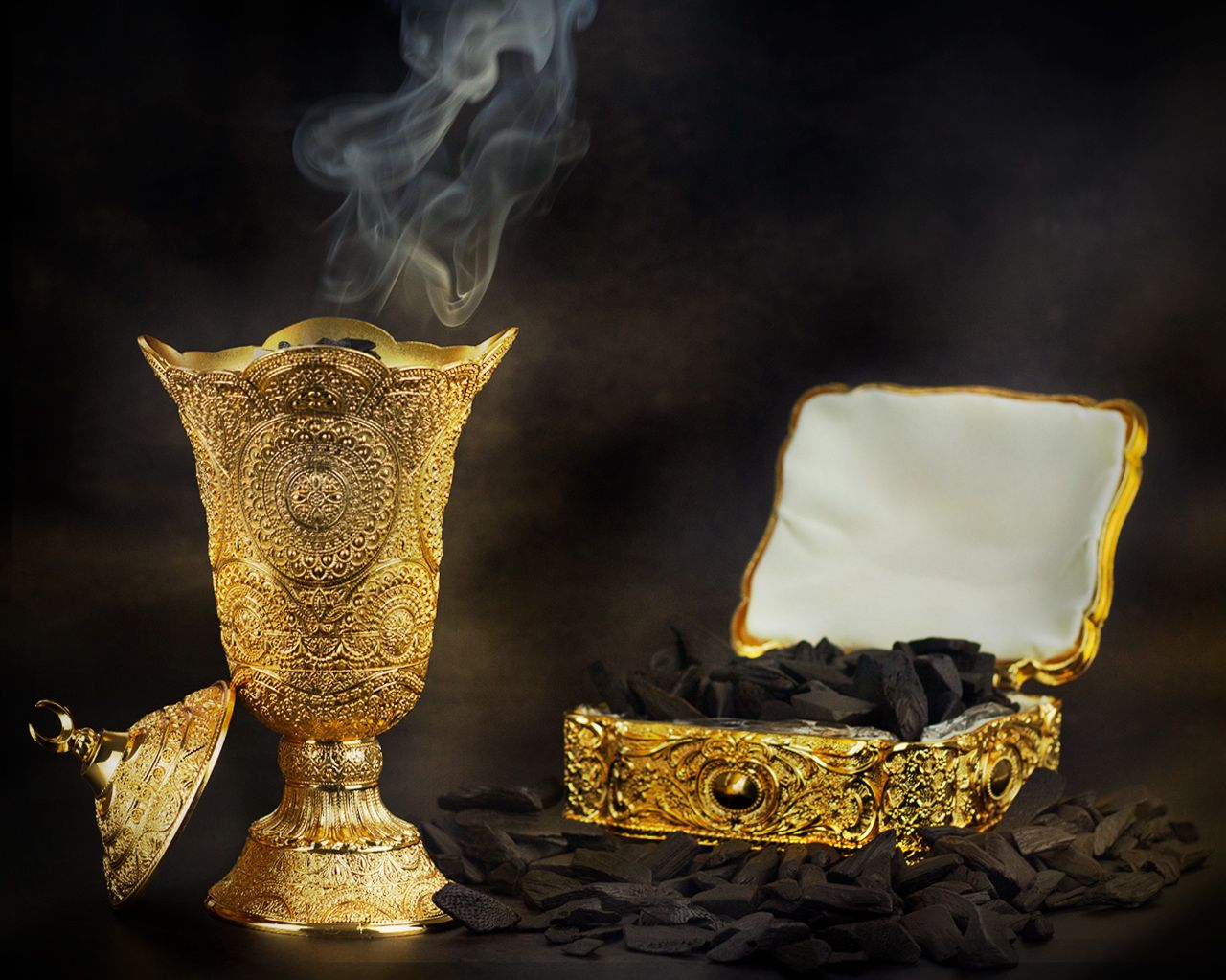 Oud Bakhoor Variety Box & Burner (20pcs. & 10 scents)